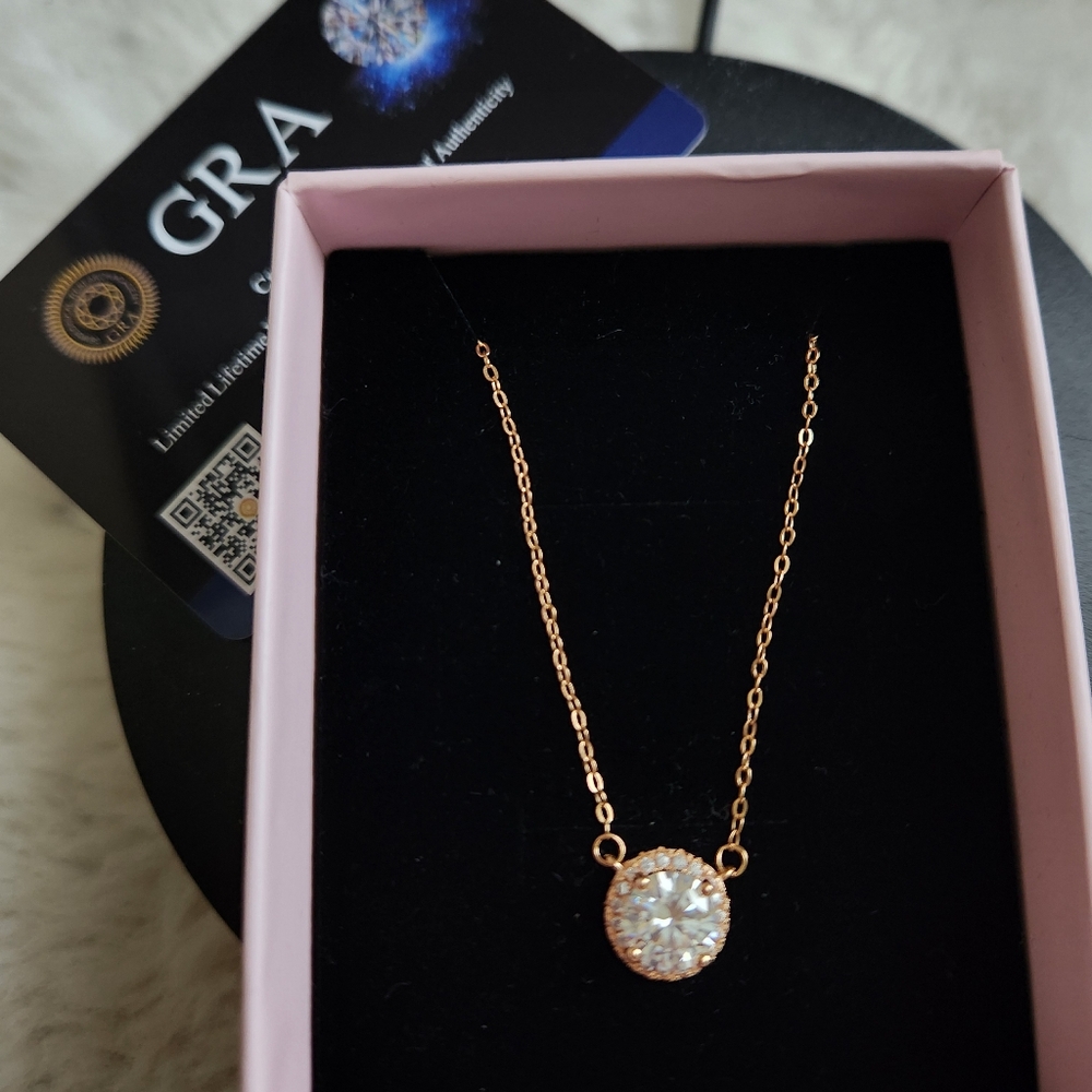 Beautiful Gold Plated 2ct Moissanite Diamond 925 Silver Necklace - Picture 5 of 8